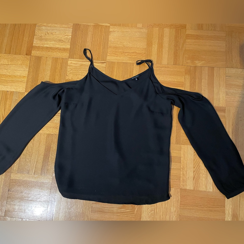 Dynamite cols shoulder blouse. Size s
